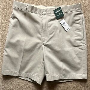 LL Bean Men's Wrinkle Free Khaki Shorts